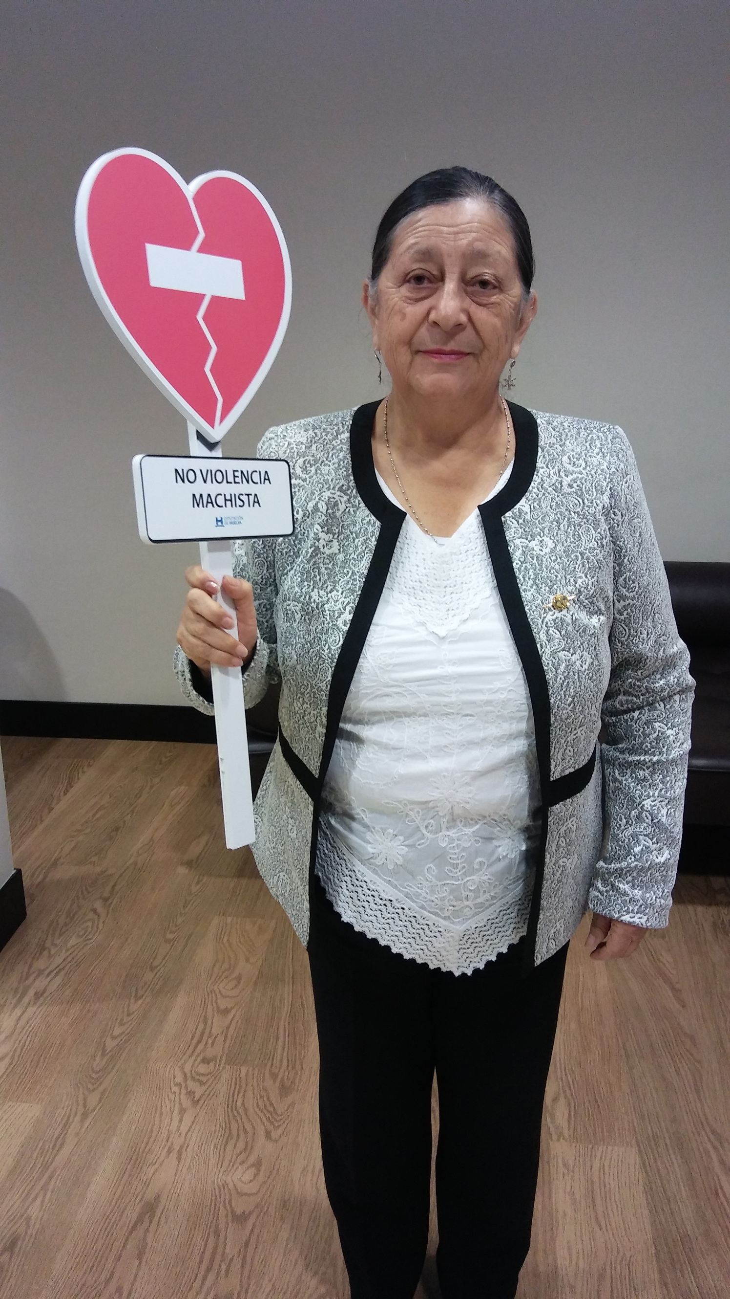 Luz Haro apoya campaña stop violencia machista